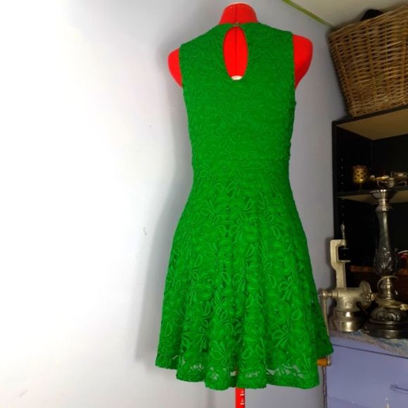 💥3/$25💥Green Stretch Lace A-Line Dress -XS - Picture 5 of 6